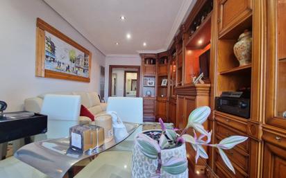 Living room of Flat for sale in Bilbao   with Terrace and Balcony