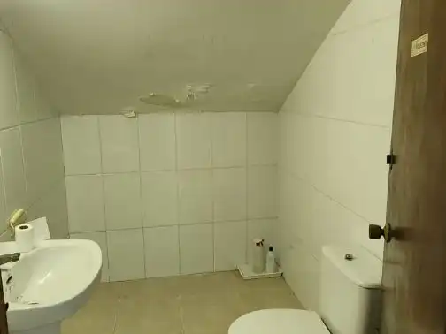 Gewerbefläche zur Miete in Canigo 44, imagen 2