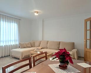 Living room of Flat for sale in Requena  with Parquet flooring, Terrace and Storage room