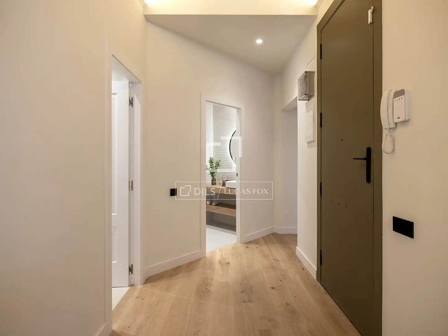 Wohnung zum Verkauf in Barcelona mit Klimaanlage, Heizung und Balkon