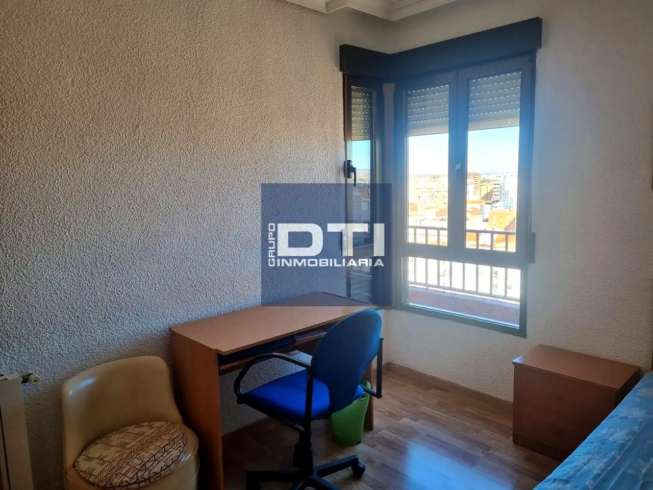Piso con terraza en venta en Hermanos Quintero, imagen 13