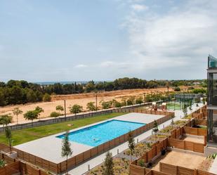 Piscina de Pis de lloguer en Sitges amb Aire condicionat, Terrassa i Piscina