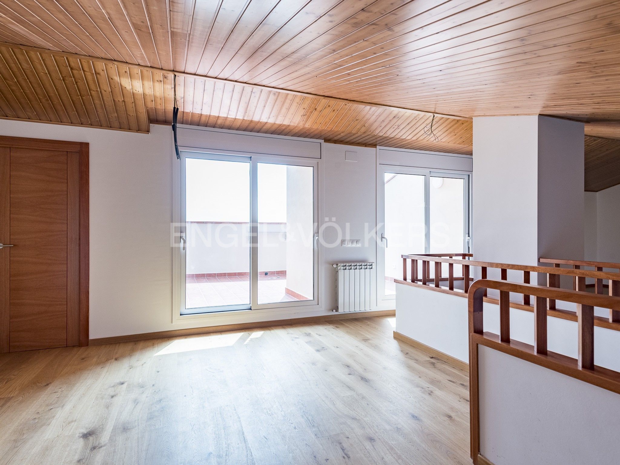 Sala d'estar de Àtic en venda en Sant Quirze del Vallès amb Aire condicionat, Calefacció i Jardí privat