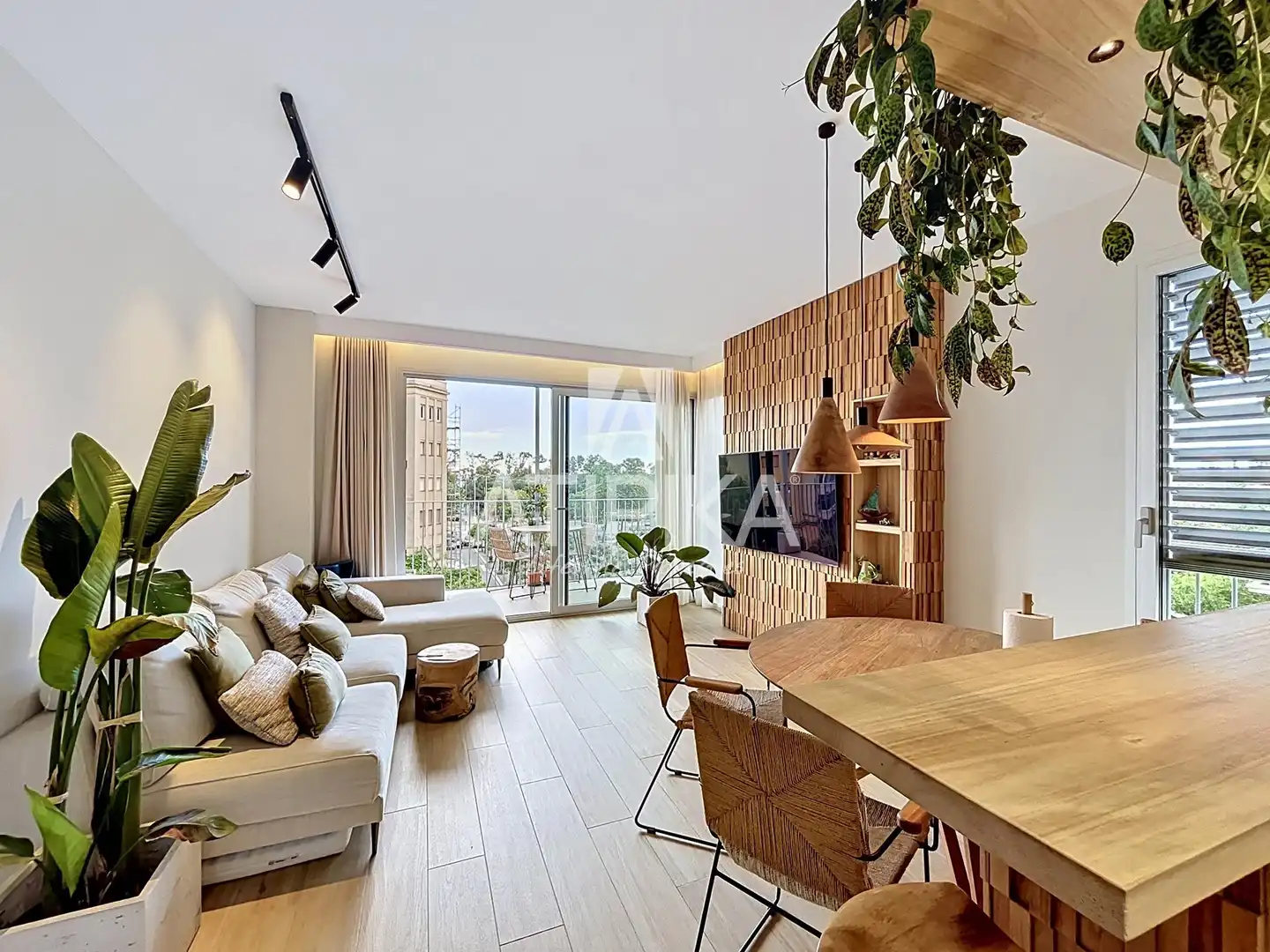 Living room of Flat for rent in  Barcelona Capital  with Air Conditioner, Parquet flooring and Terrace