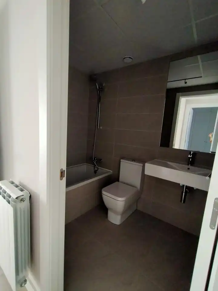 Badezimmer von Wohnung zum Verkauf in Zaragoza mit Klimaanlage, Heizung und Terrasse
