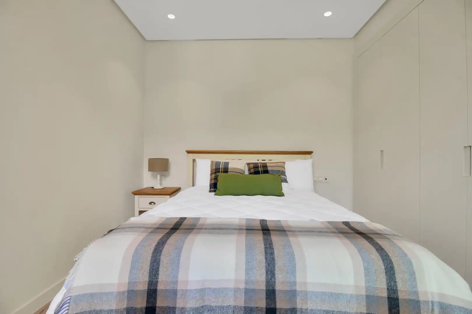 Schlafzimmer von Wohnungen zur Miete in Ojén mit Möbliert