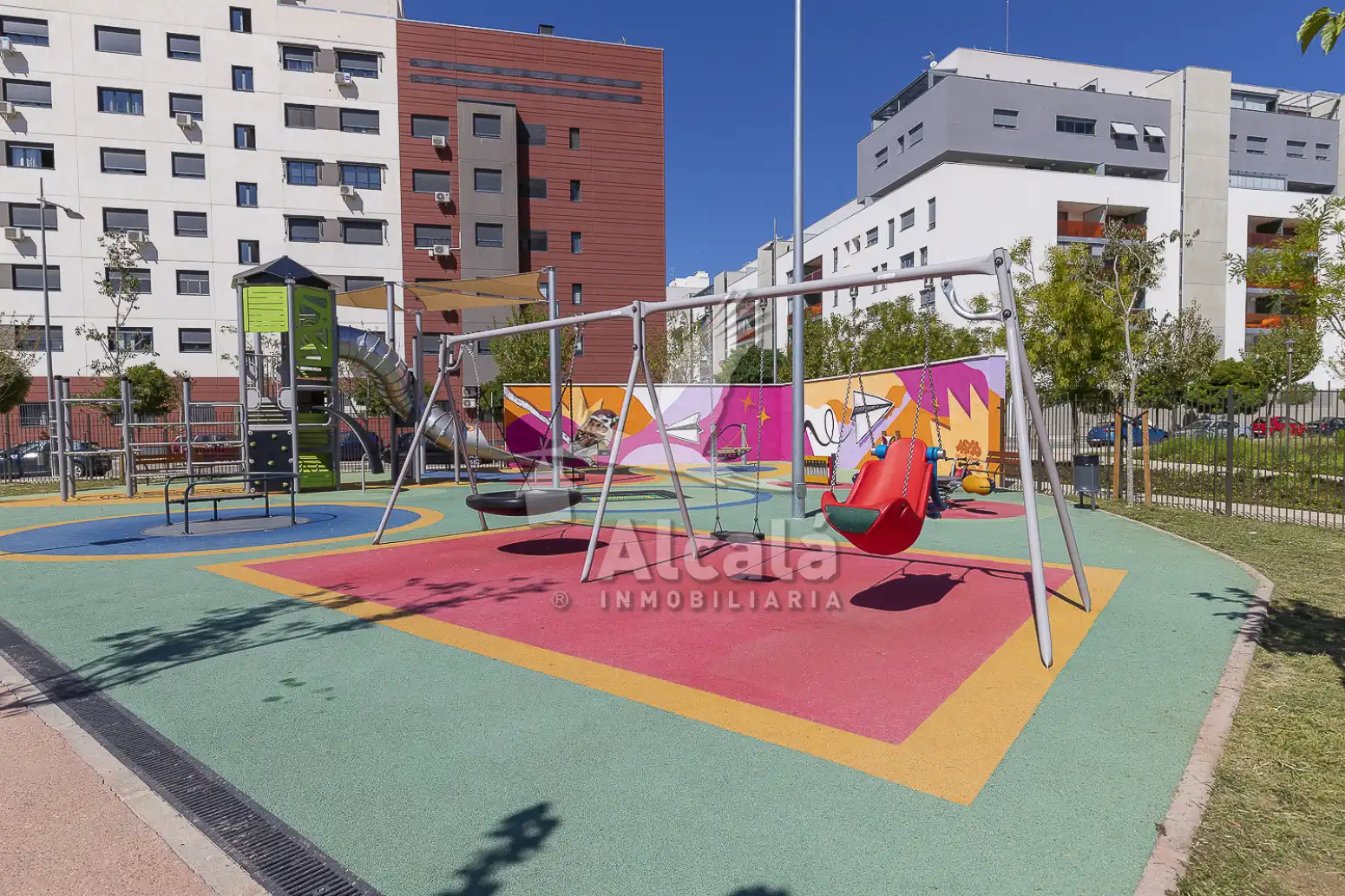Vista exterior de Local en venta en Alcalá de Henares