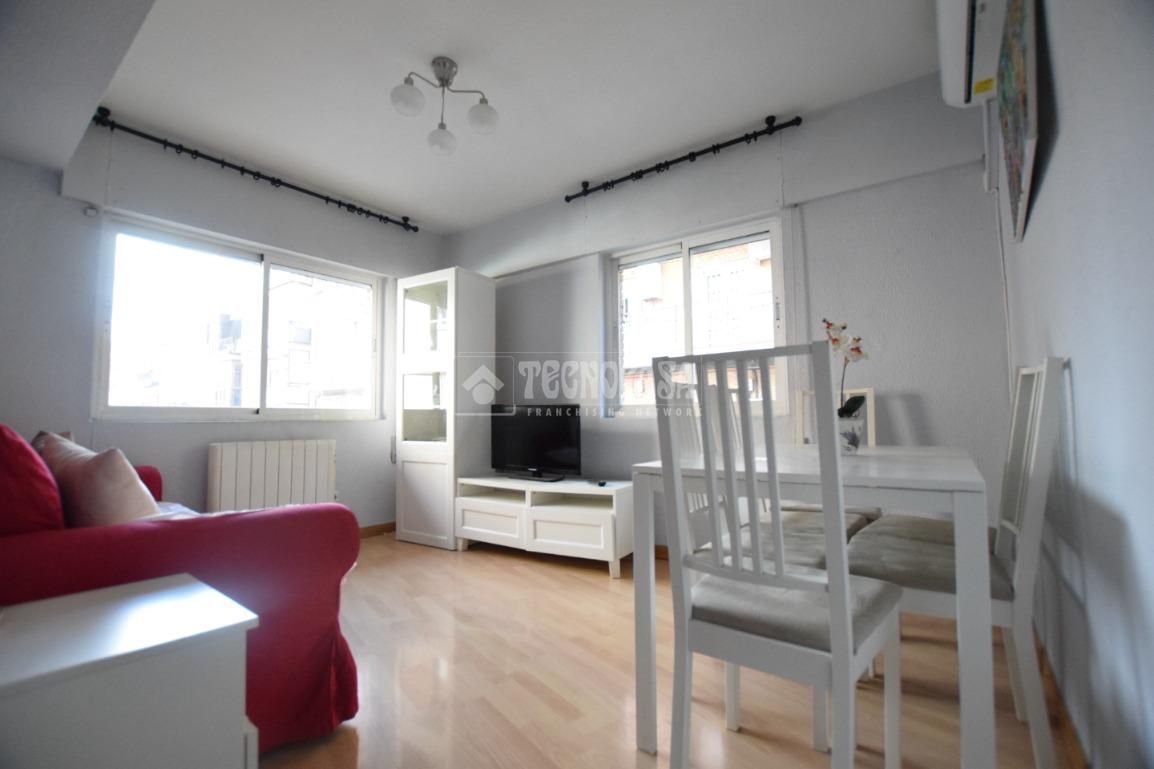 Living room of Flat for sale in  Madrid Capital  with Air Conditioner and Heating