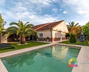 Jardí de Casa adosada en venda en Novés amb Aire condicionat i Piscina