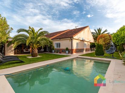 Jardí de Casa adosada en venda en Novés amb Aire condicionat i Piscina