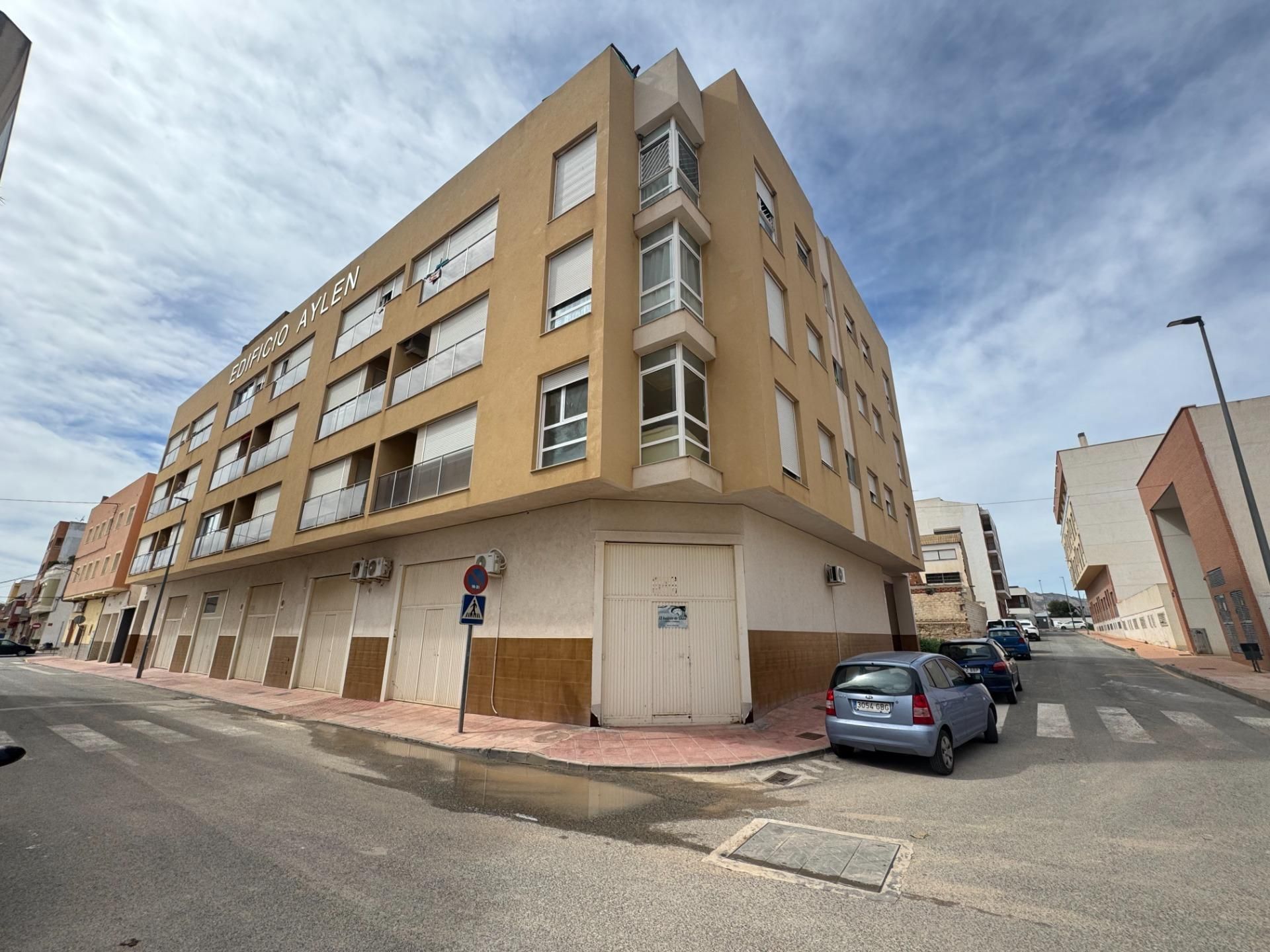 Vista exterior de Pis en venda en Albatera amb Calefacció, Balcó i Piscina comunitària