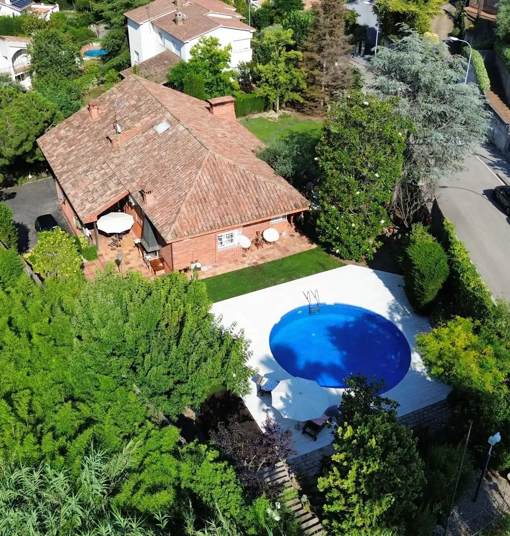 Jardín de Casa o chalet en venta en Cerdanyola del Vallès con Aire acondicionado, Calefacción y Jardín privado
