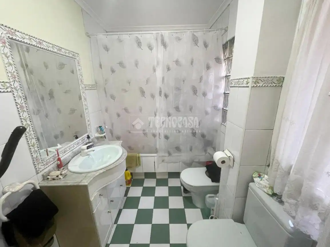 Badezimmer von Wohnung zum Verkauf in Madrid mit Klimaanlage, Heizung und Terrasse