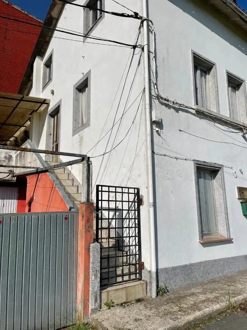 Vista exterior de Casa o xalet en venda en Narón amb Calefacció, Jardí privat i Terrassa