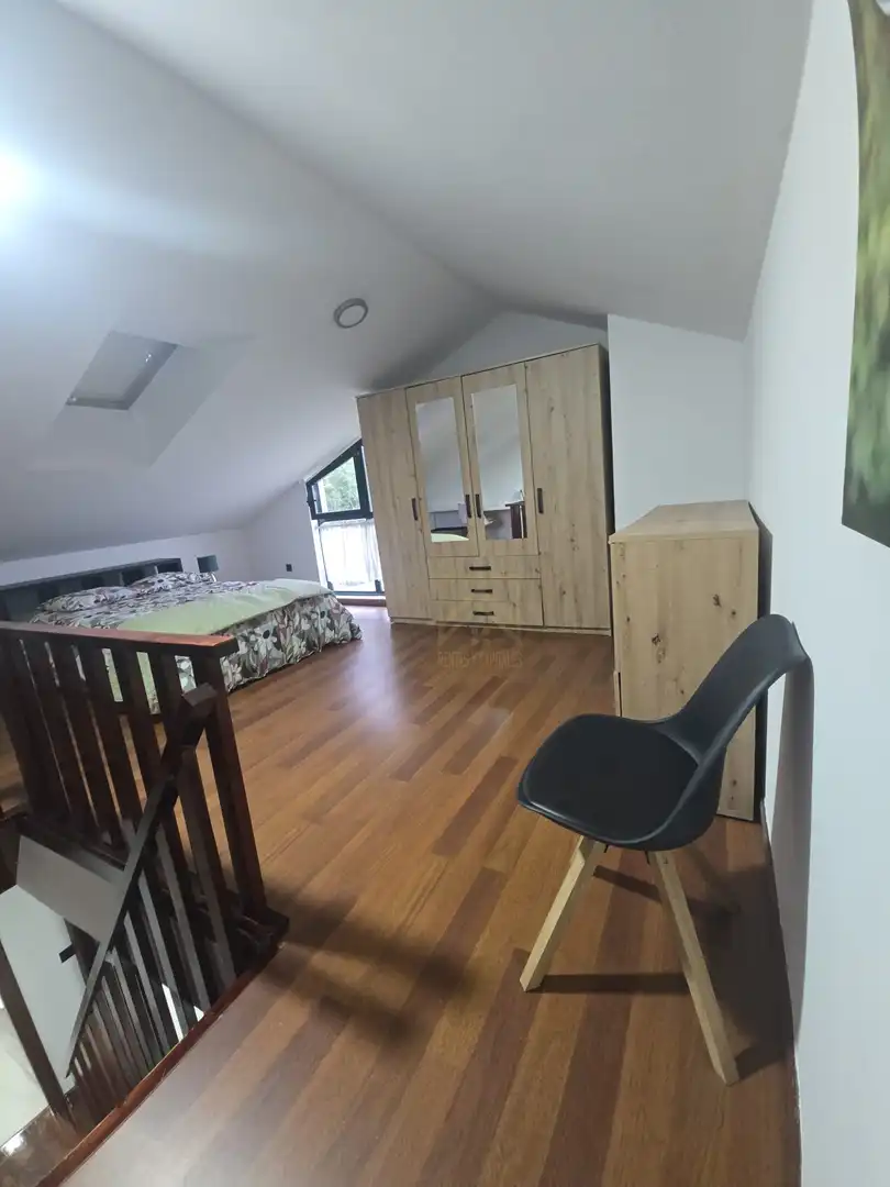 Schlafzimmer von Wohnung zur Miete in Piélagos mit Heizung, Parkett und Möbliert