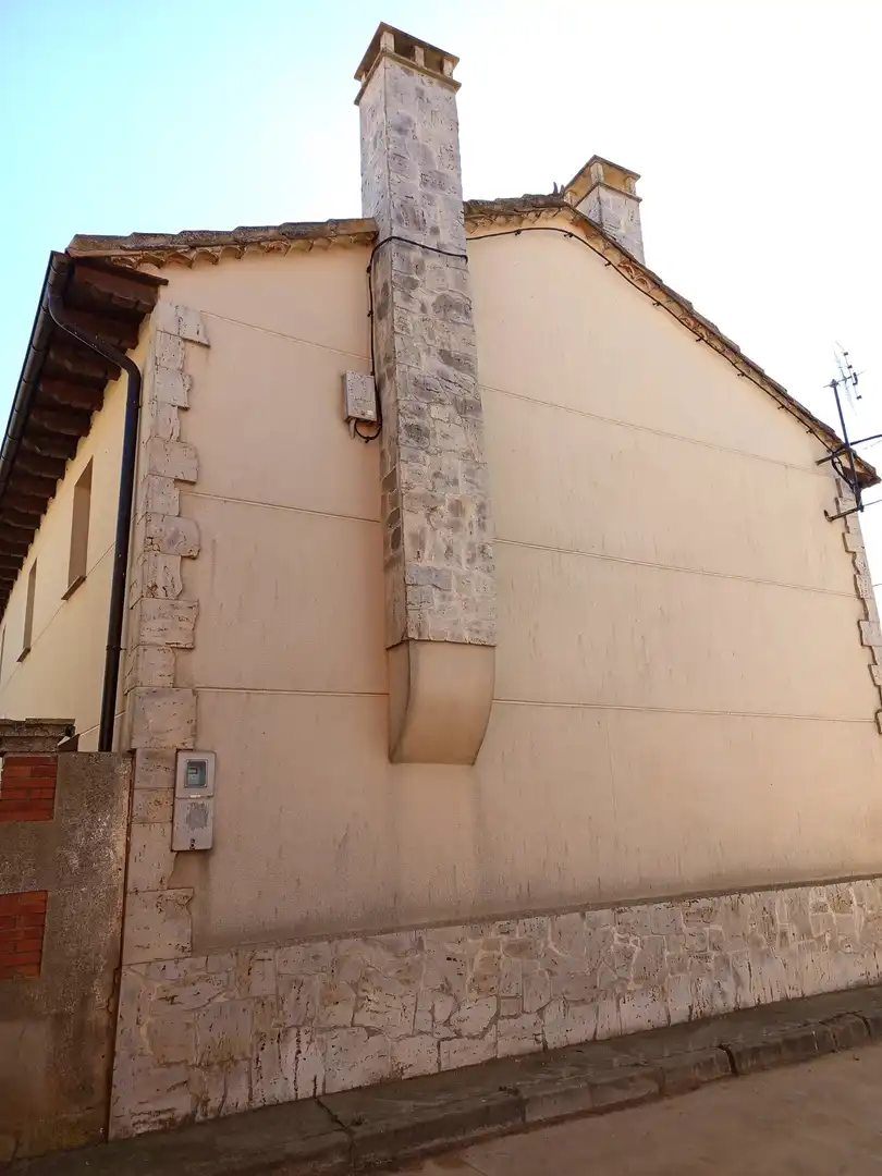 Vista exterior de Casa o xalet en venda en Dehesa de Romanos  amb Calefacció, Parquet i Traster