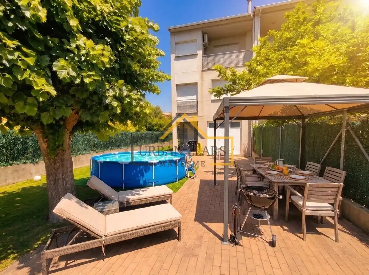 Terraza de Casa adosada en venta en La Roca del Vallès con Aire acondicionado, Calefacción y Terraza