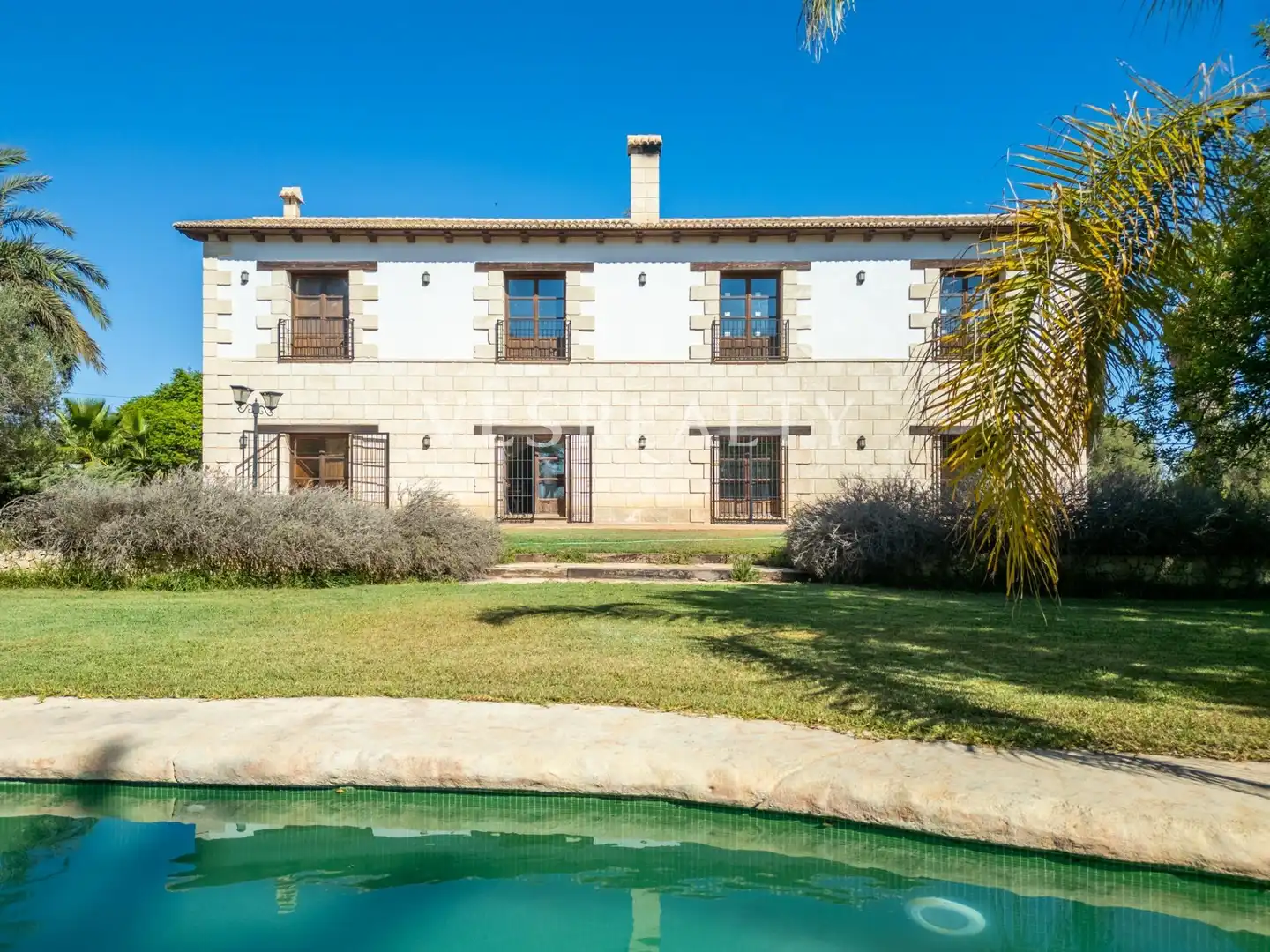 Vista exterior de Casa o xalet en venda en Elche / Elx amb Aire condicionat, Calefacció i Jardí privat