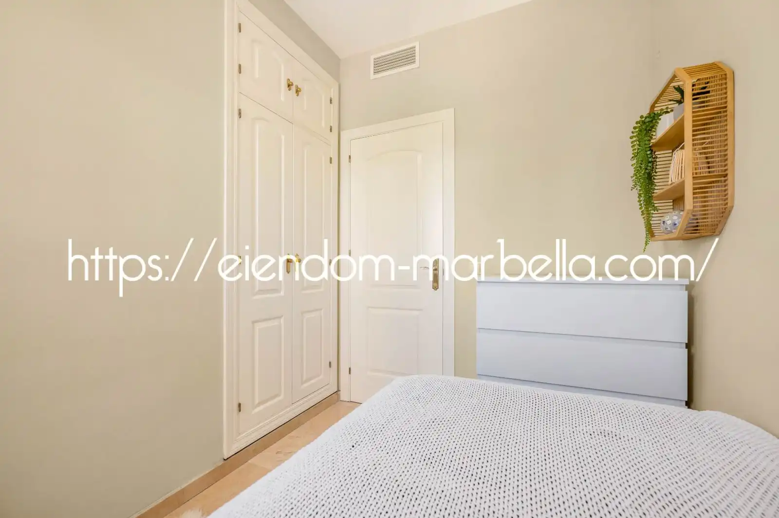 Schlafzimmer von Wohnungen zum Verkauf in Marbella mit Klimaanlage, Terrasse und Möbliert