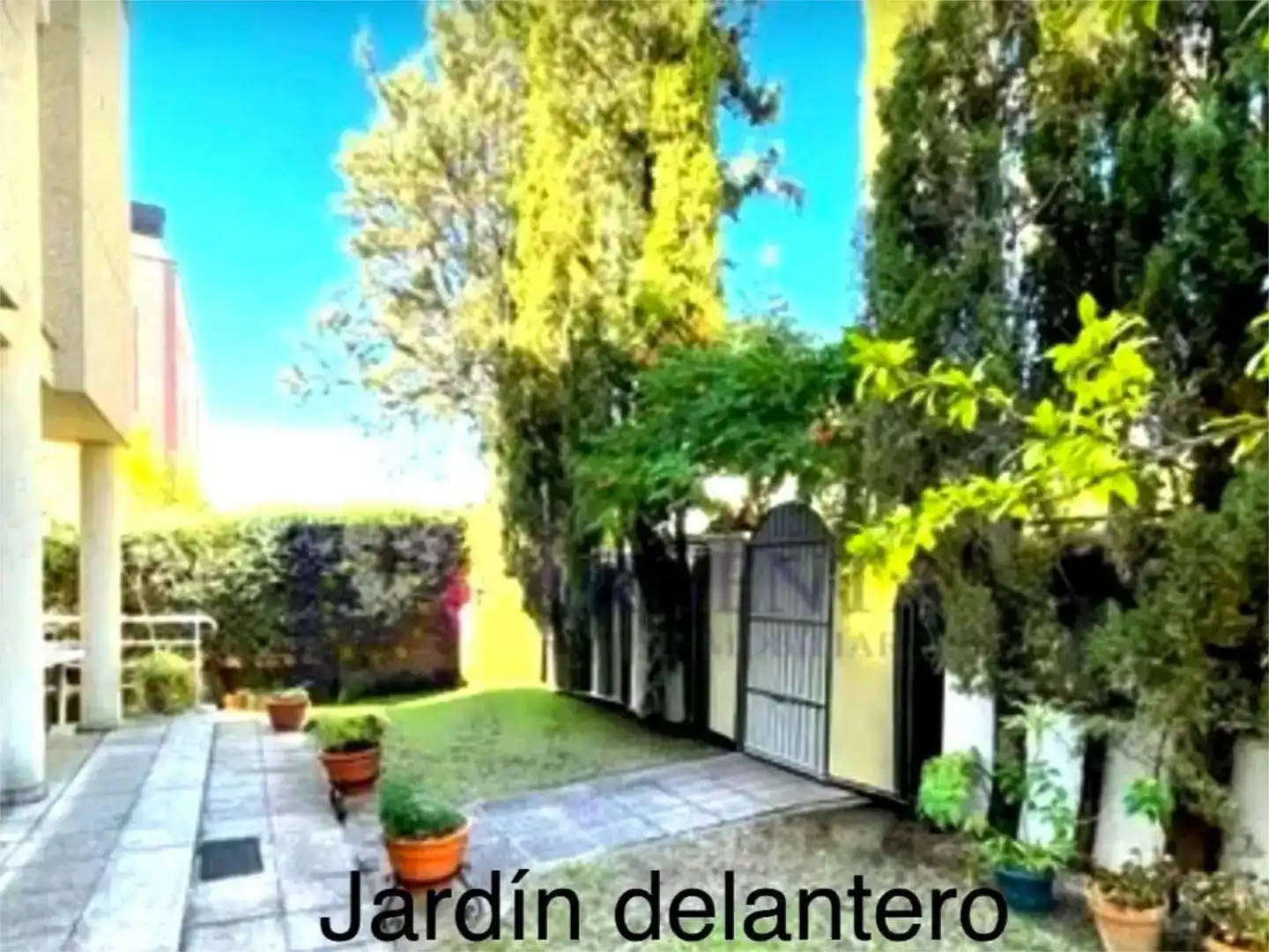 Jardí de Casa o xalet en venda en Cáceres Capital amb Aire condicionat i Piscina