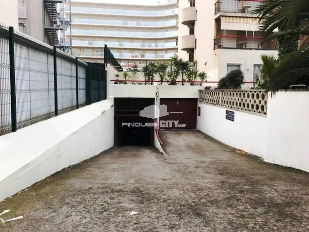 Parkplatz von Garage zur Miete in Calella mit Alarm