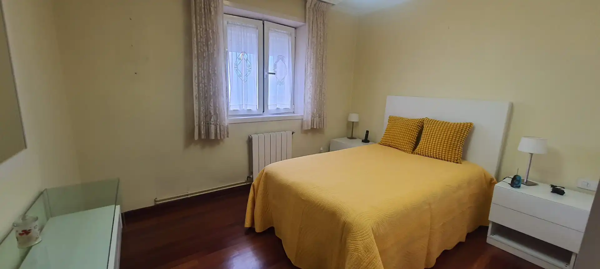 Habitación de Piso en venta en Carballo con Calefacción, Parquet y Amueblado