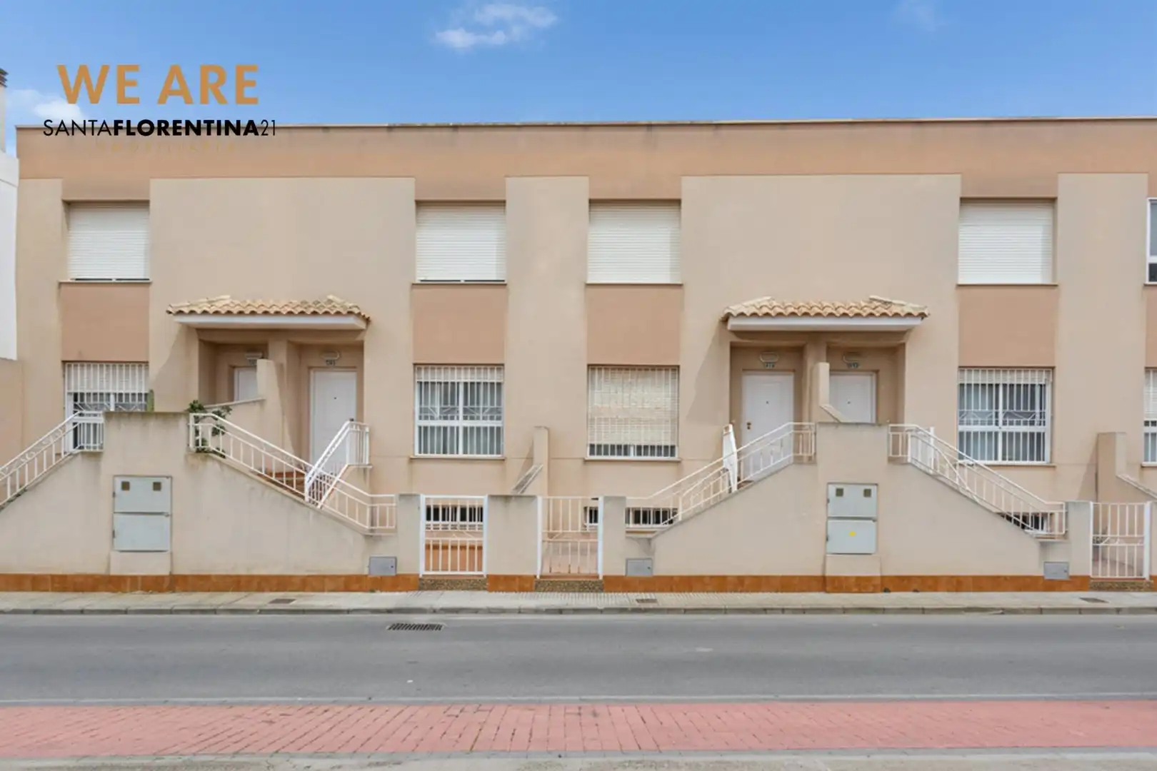 Vista exterior de Dúplex en venda en Cartagena amb Aire condicionat, Calefacció i Jardí privat