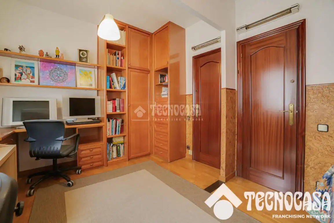 Habitación de Ático en venta en Barcelona con Aire acondicionado, Calefacción y Terraza