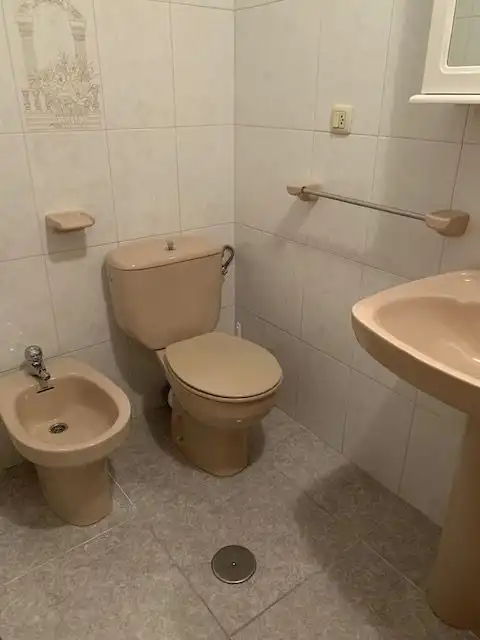 Bany de Pis de lloguer en Narón amb Calefacció, Parquet i Terrassa