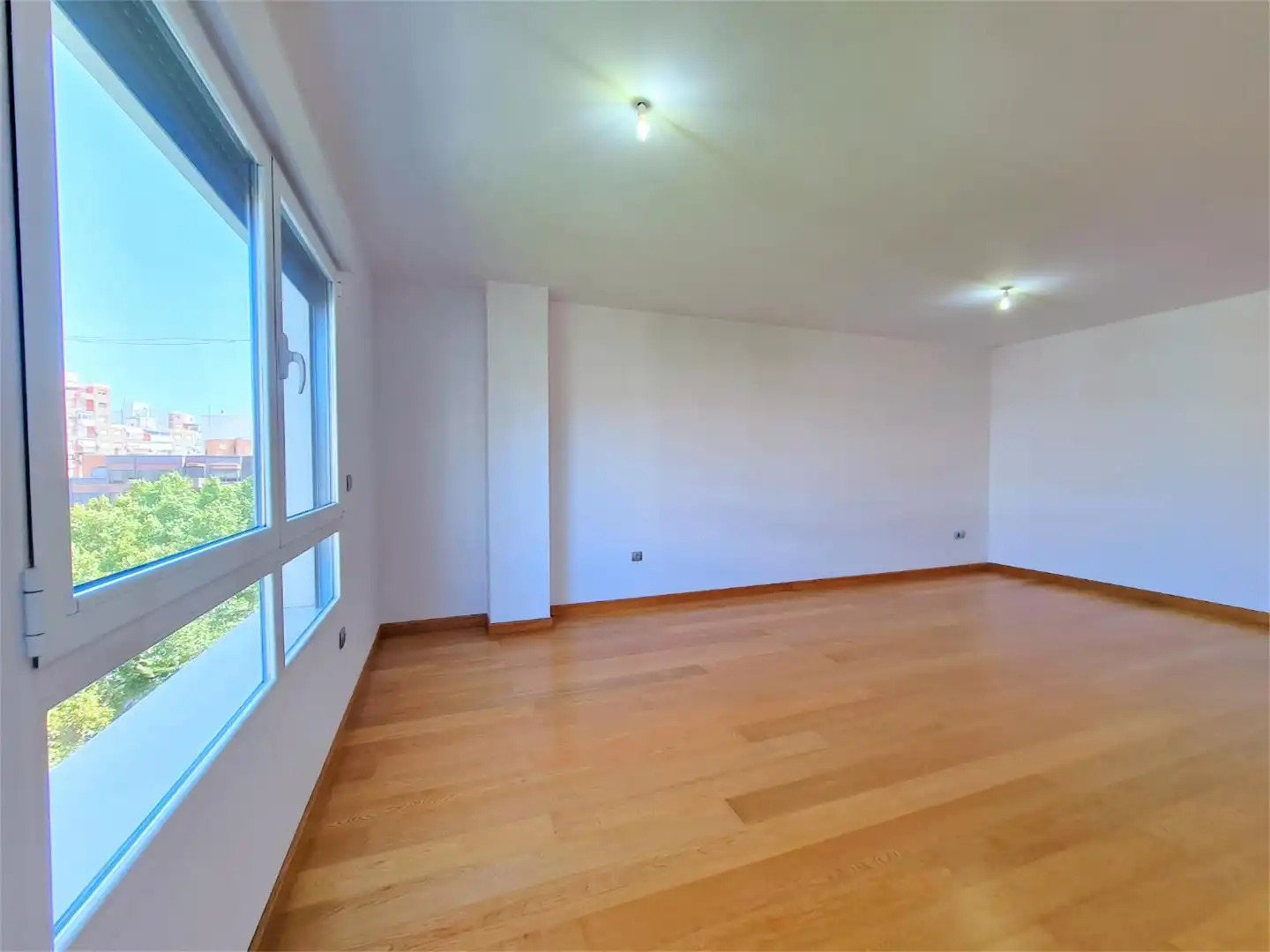 Piso en venta en Avenida Reina Victoria Eugenia, 2, Alameda