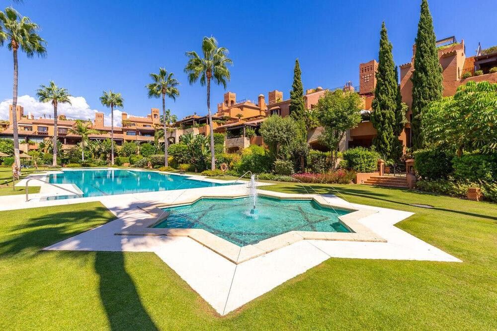 Garden of Attic for sale in Marbella  with Air Conditioner, Terrace and Storage room