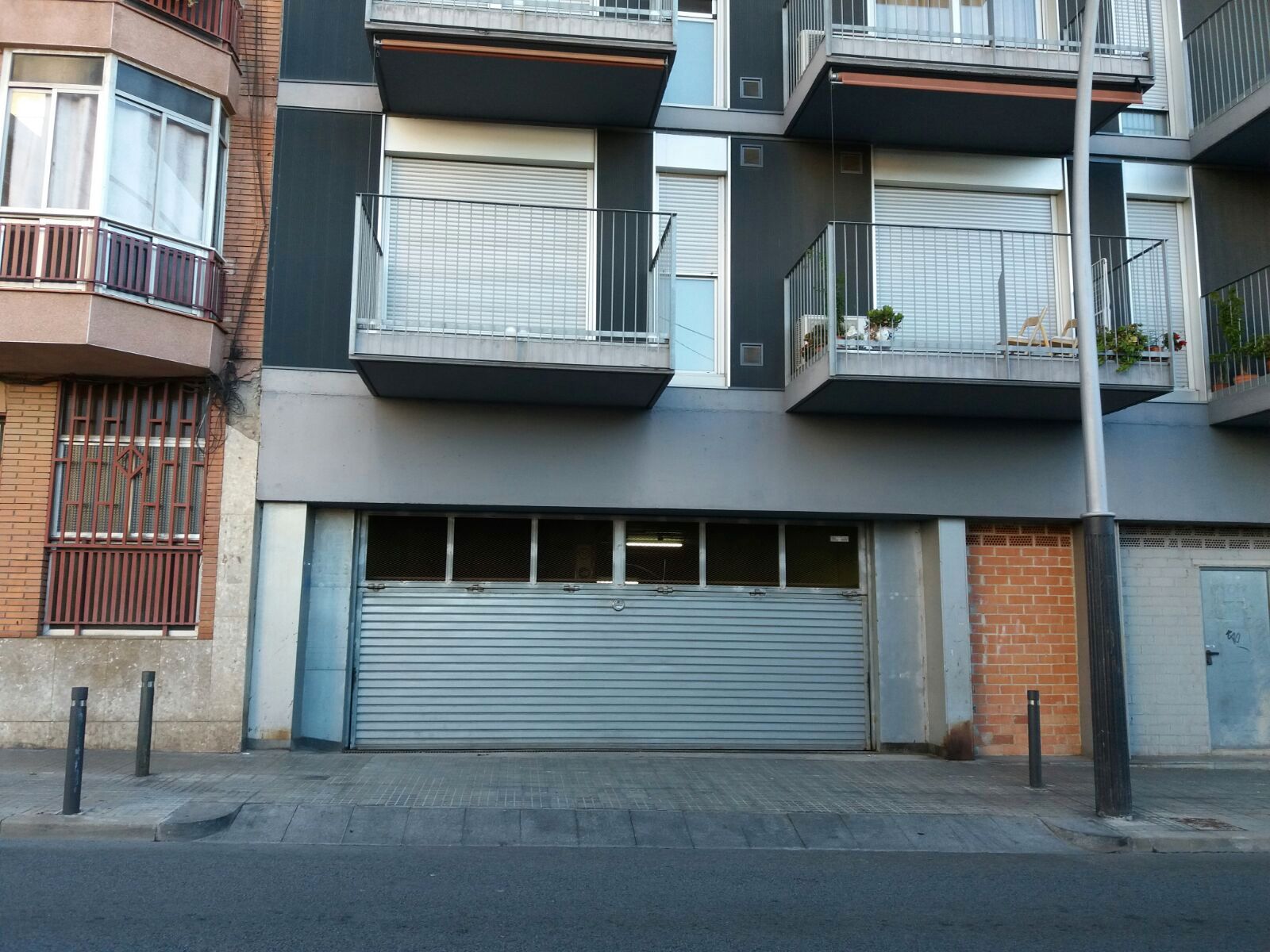 Exterior view of Garage to rent in Santa Coloma de Gramenet