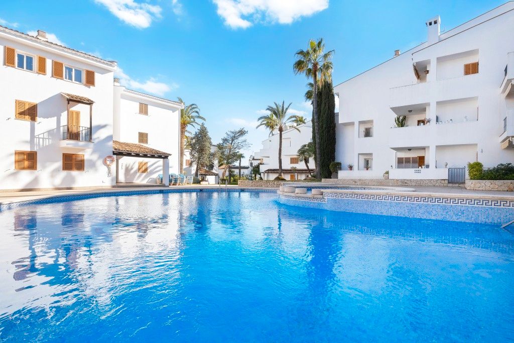 Swimming pool of Apartment for sale in Calvià  with Air Conditioner, Terrace and Swimming Pool