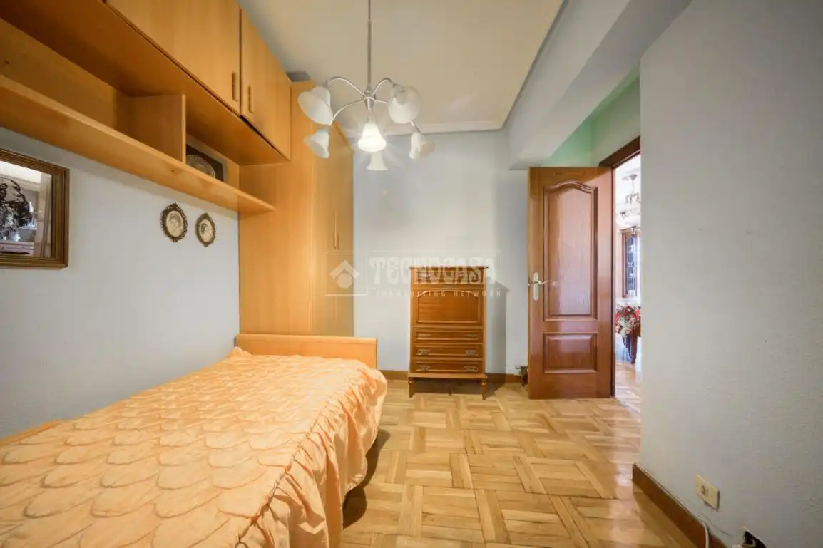 Habitación de Piso en venta en Valladolid con Calefacción, Parquet y Terraza