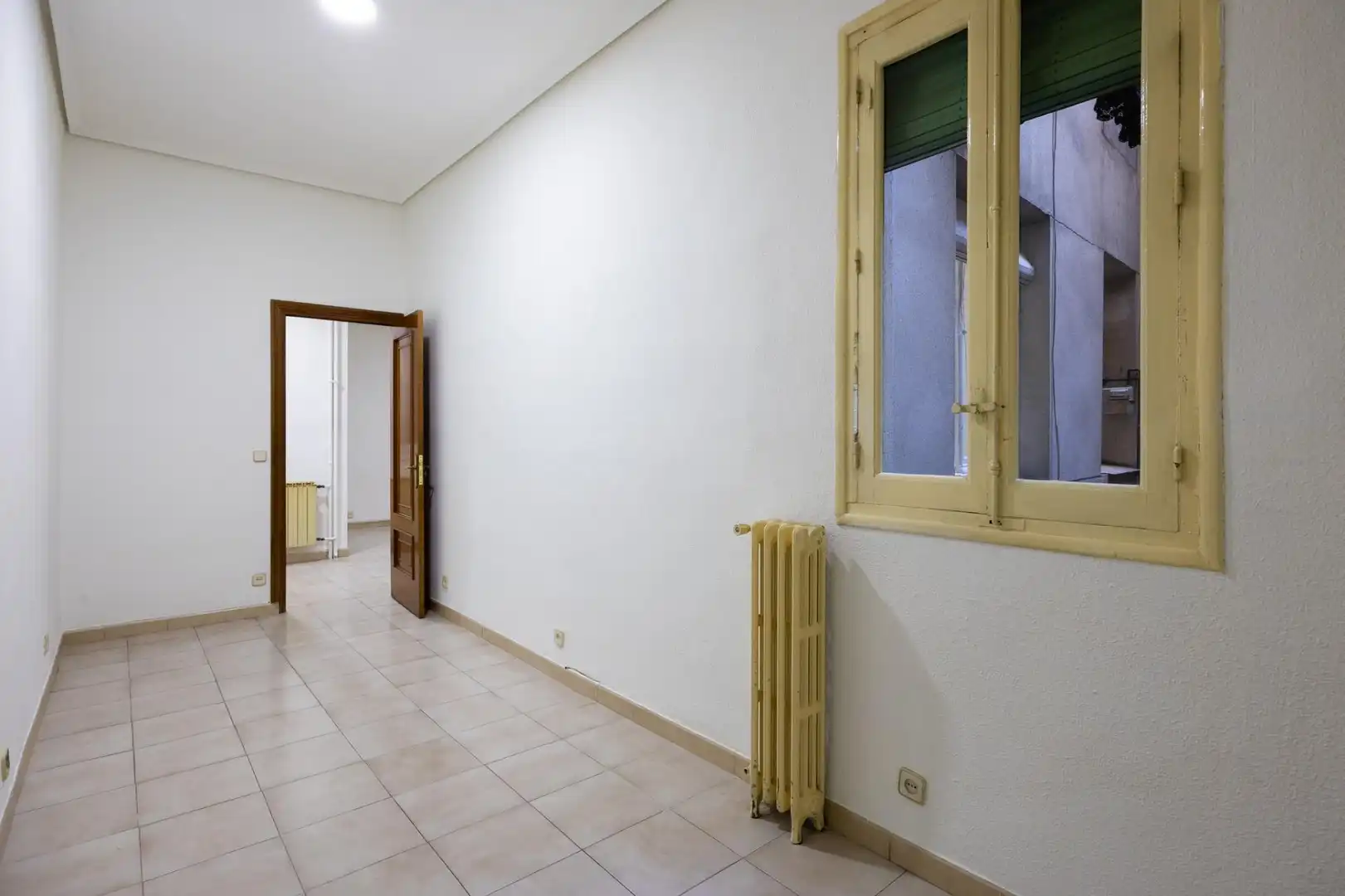 Flat for sale in Madrid  with Parquet flooring
