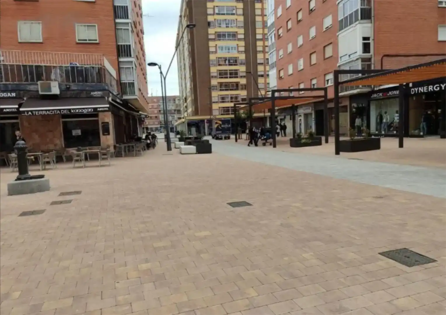 Vista exterior de Pis en venda en Burgos Capital amb Balcó