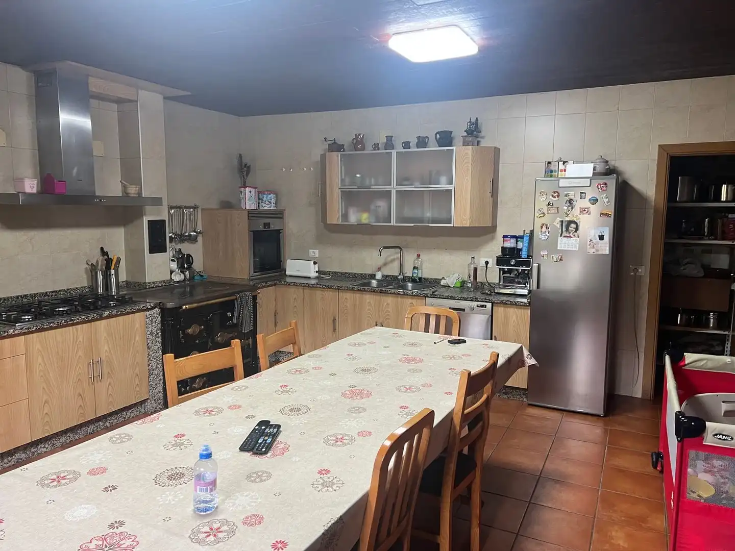 Cocina de Finca rústica en venta en Triacastela con Jardín privado, Trastero y Balcón