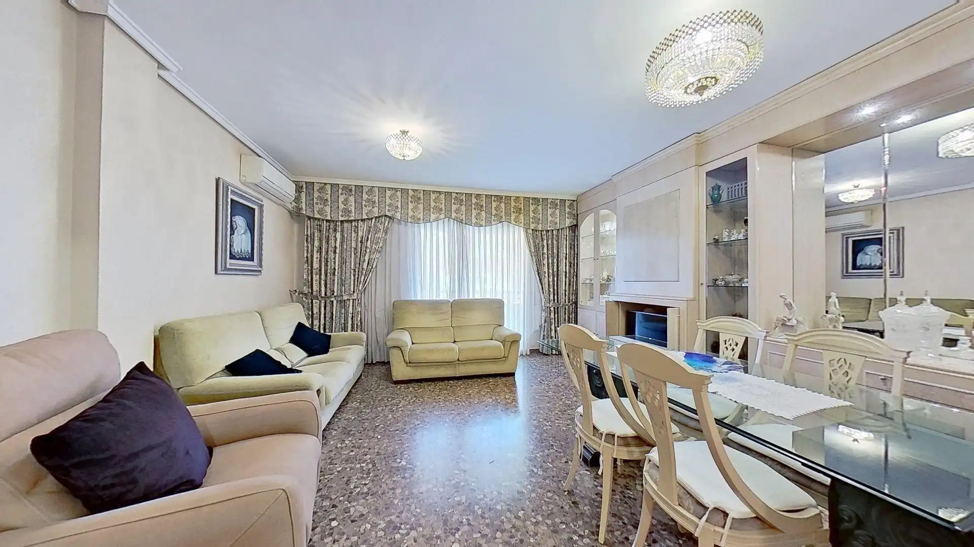 Sala de estar de Piso en venta en  Valencia Capital con Aire acondicionado, Calefacción y Balcón