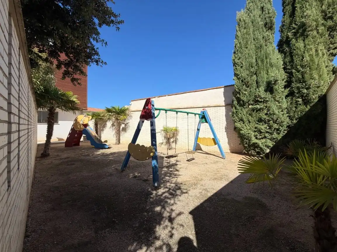 Aparcament de Pis en venda en Noblejas, Toledo