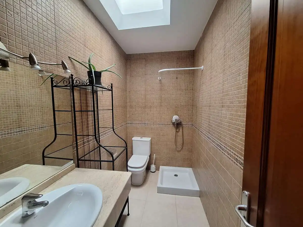 Baño de Dúplex en venta en Arrecife con Terraza, Amueblado y Microondas