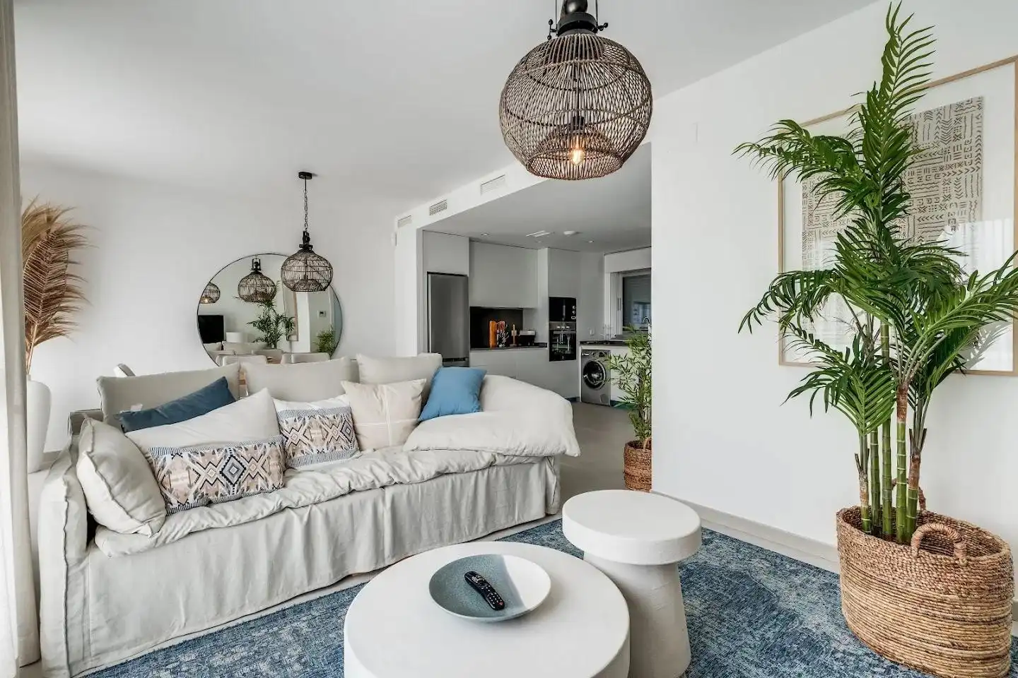 Sala d'estar de Dúplex de lloguer en Estepona amb Aire condicionat, Calefacció i Terrassa