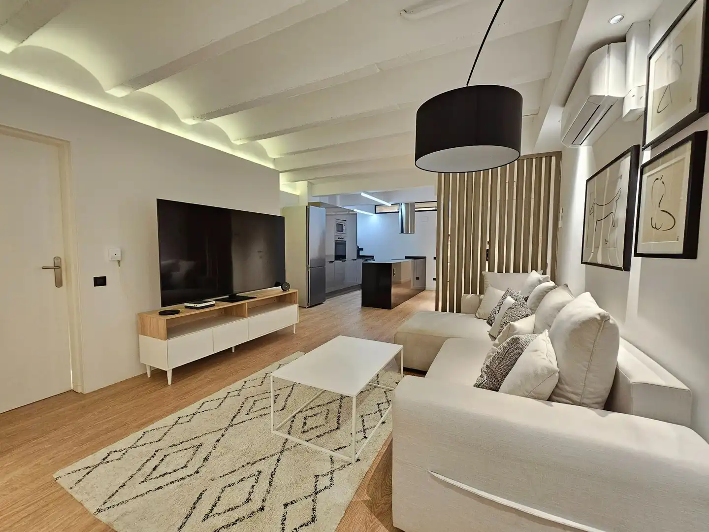 Living room of Flat for rent in Barcelona  with Air Conditioner and Furnished