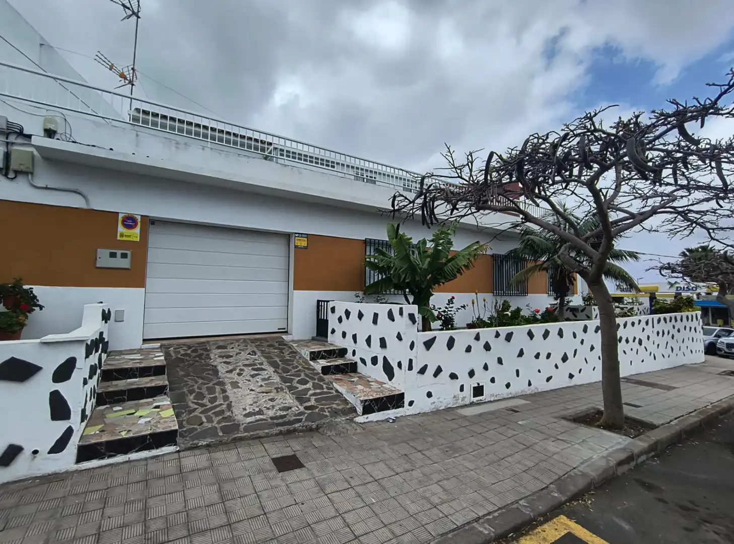 Vista exterior de Casa o xalet en venda en Buenavista del Norte amb Jardí privat, Terrassa i Forn