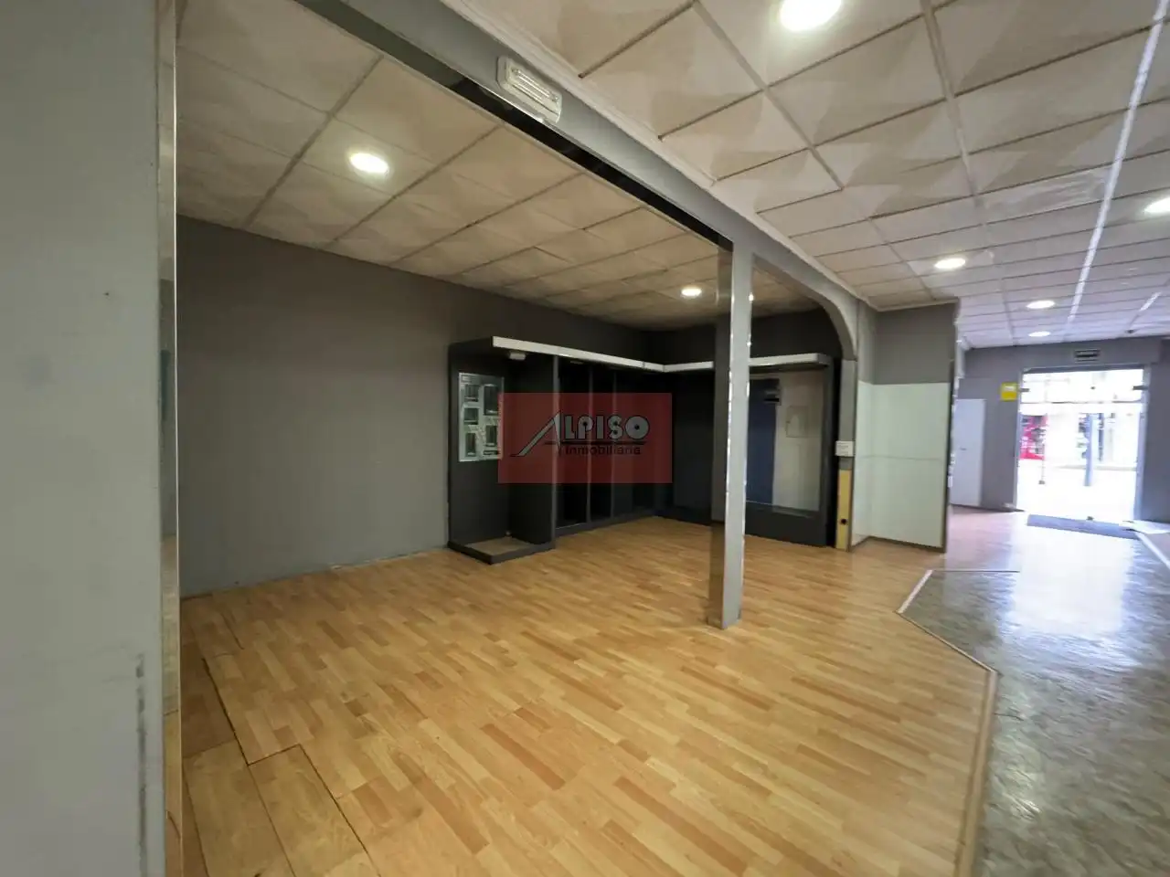 Local comercial de lloguer a Centro