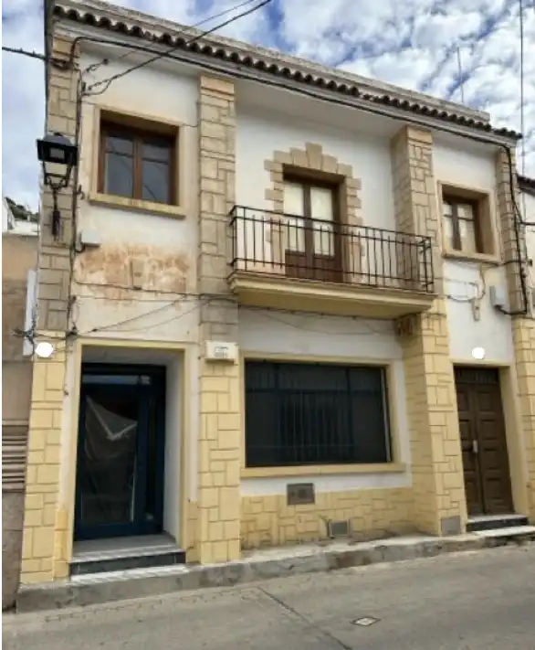 Vista exterior de Local en venta en Ohanes
