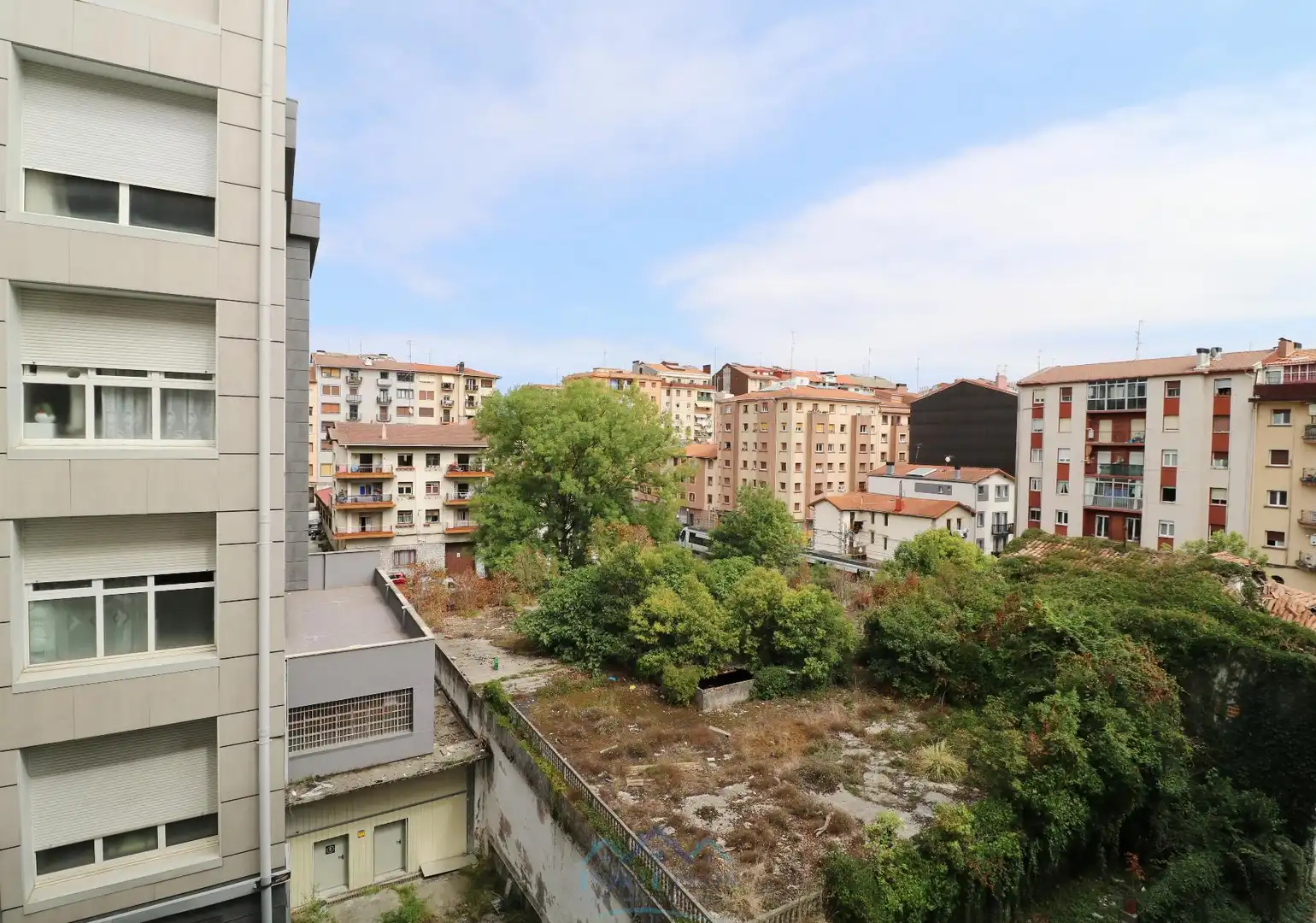 Vista exterior de Piso en venta en Irun  con Calefacción y Amueblado