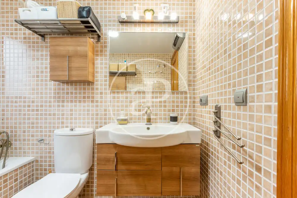 Bathroom of Houses for sale in Godelleta  with Air Conditioner, Heating and Private garden