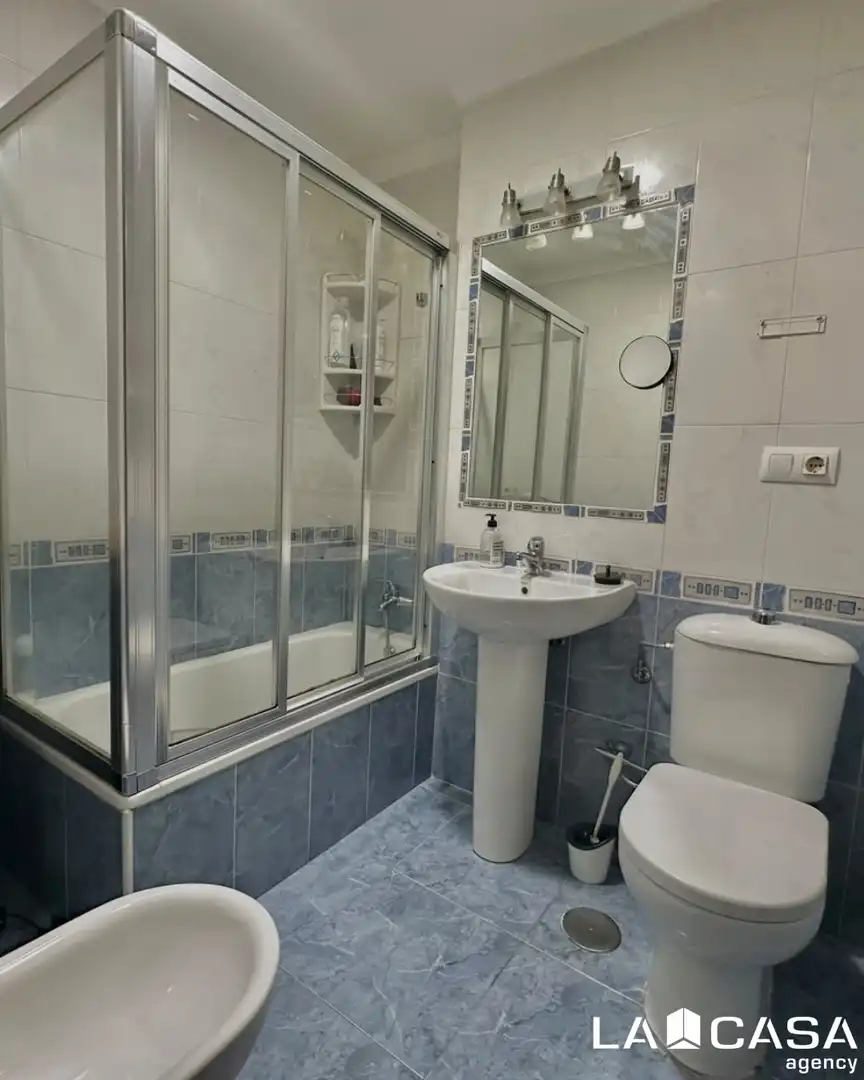 Baño de Piso en venta en Sevilla con Balcón