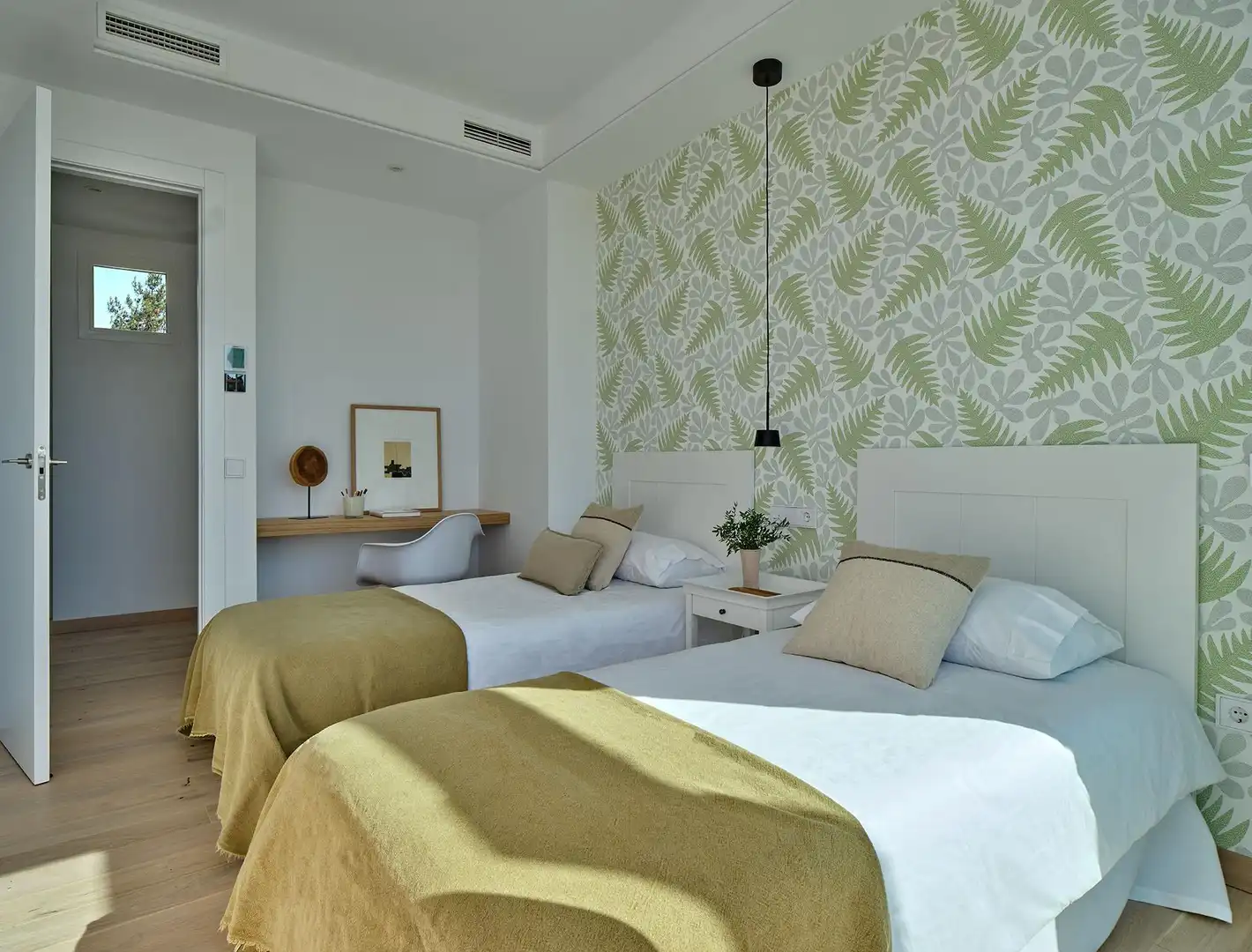 Dormitori de Casa o xalet en venda en Marbella amb Aire condicionat, Calefacció i Jardí privat