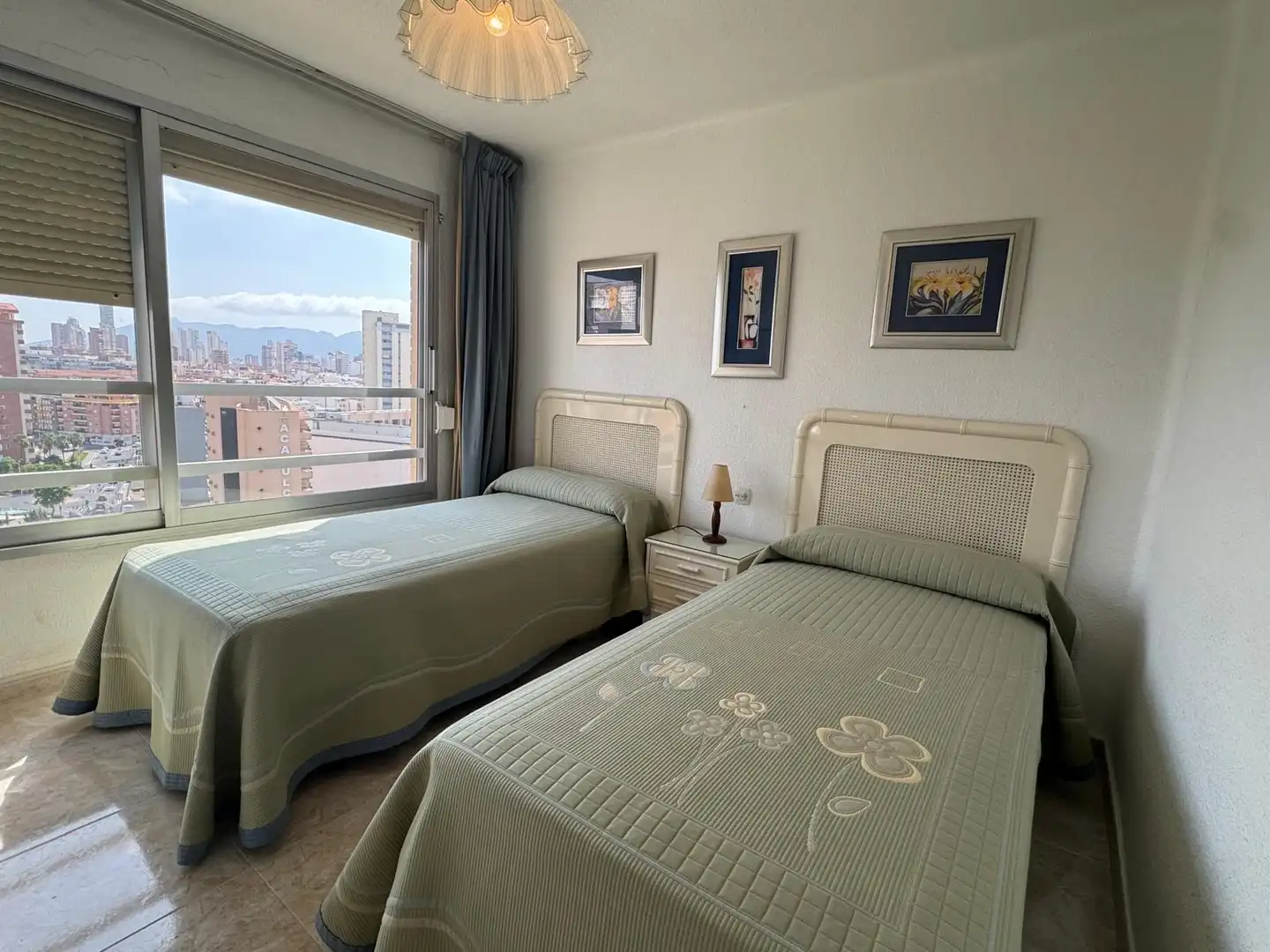 Habitación de Apartamento en venta en Benidorm con Aire acondicionado, Jardín privado y Amueblado